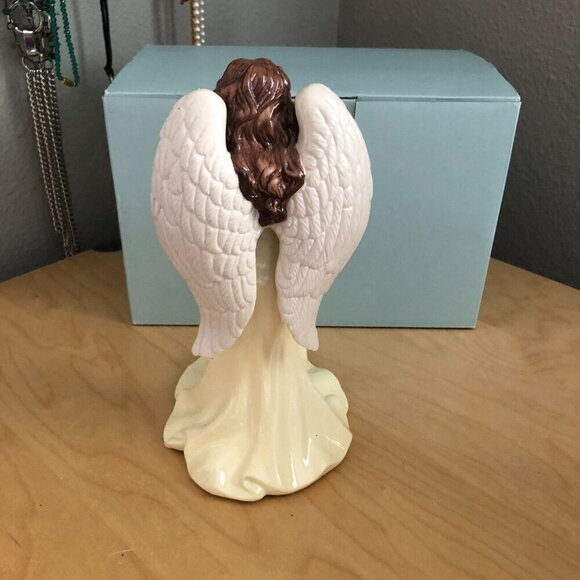 PartyLite Heirloom Gabriel Angel Ivory Gold Porcelain Tealight Holder P9927 9" - Picture 6 of 9